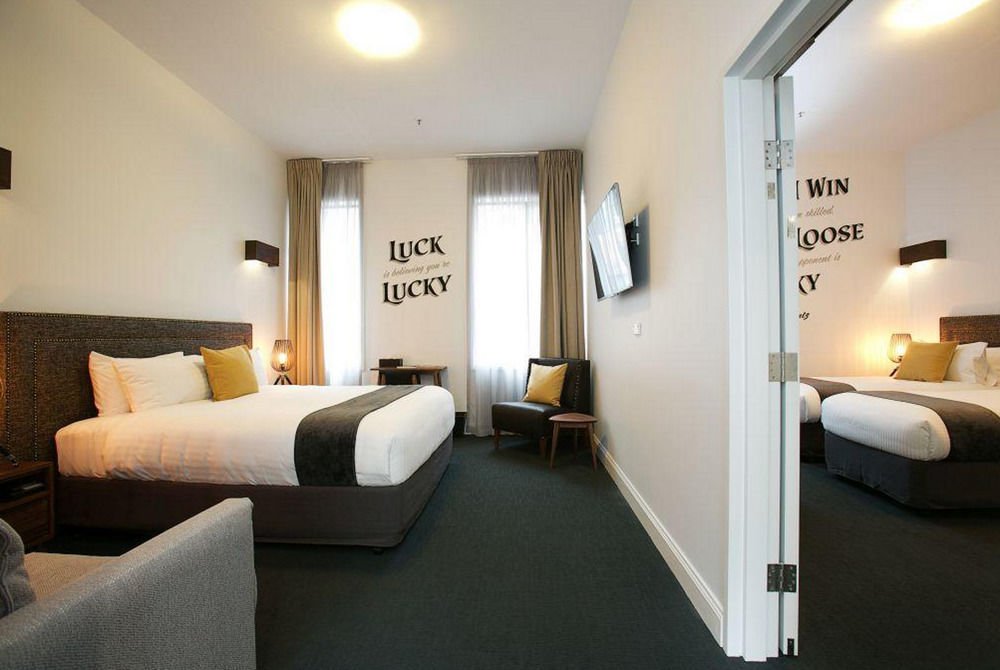 The Lucky Hotel Нюкасъл Екстериор снимка