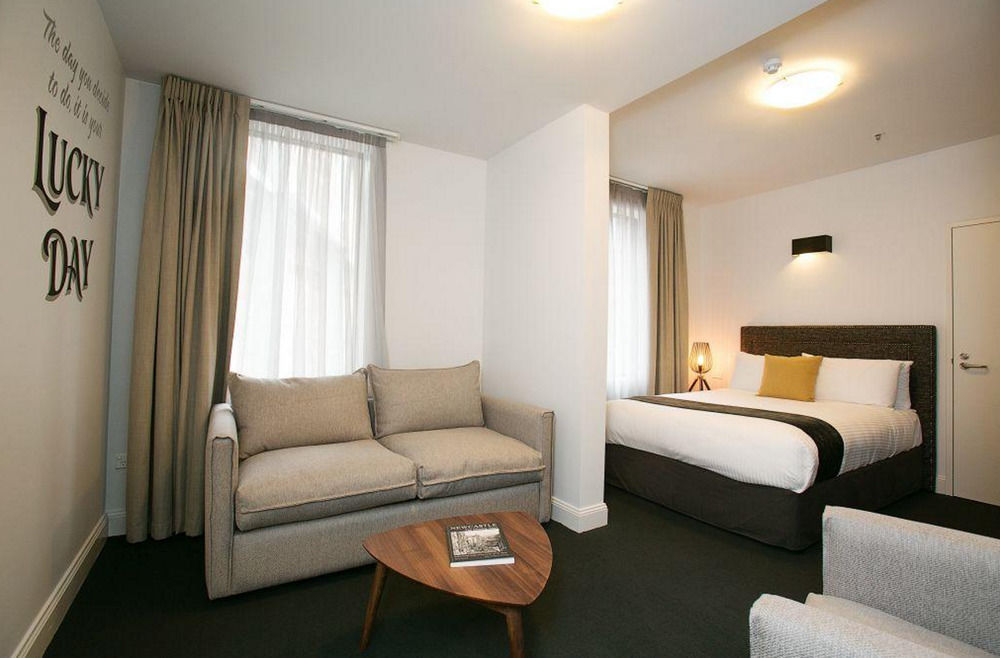 The Lucky Hotel Нюкасъл Екстериор снимка