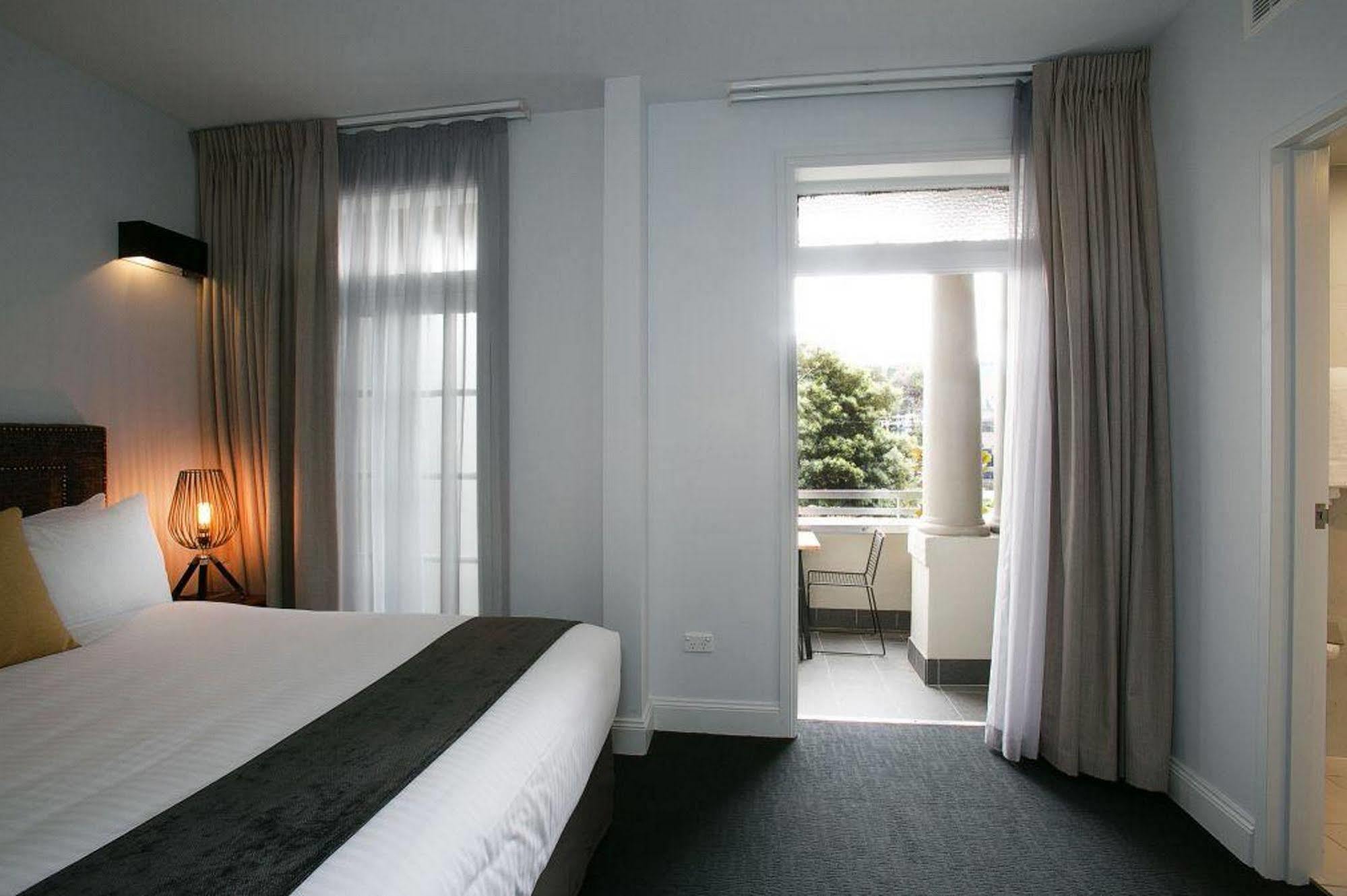 The Lucky Hotel Нюкасъл Екстериор снимка