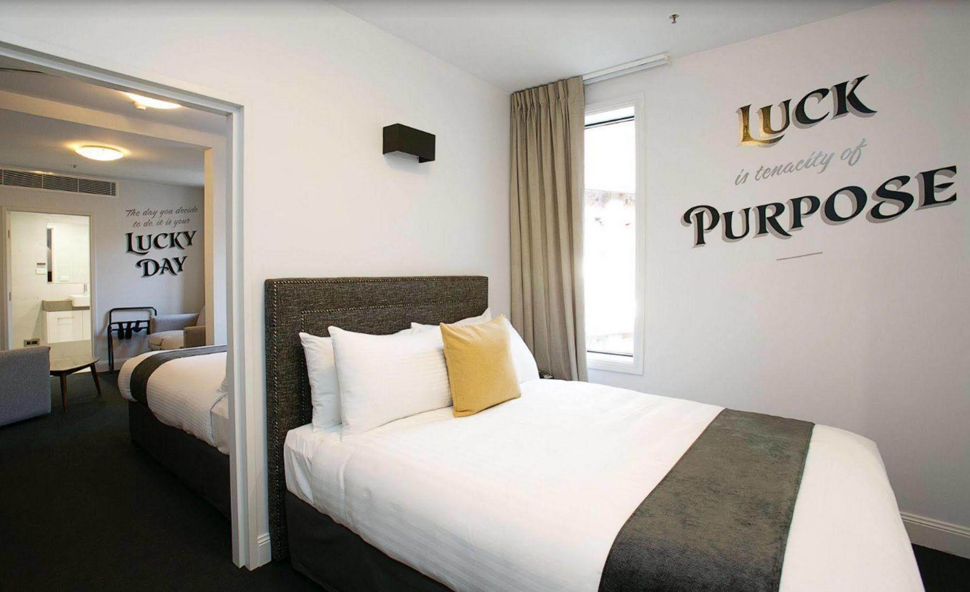 The Lucky Hotel Нюкасъл Екстериор снимка